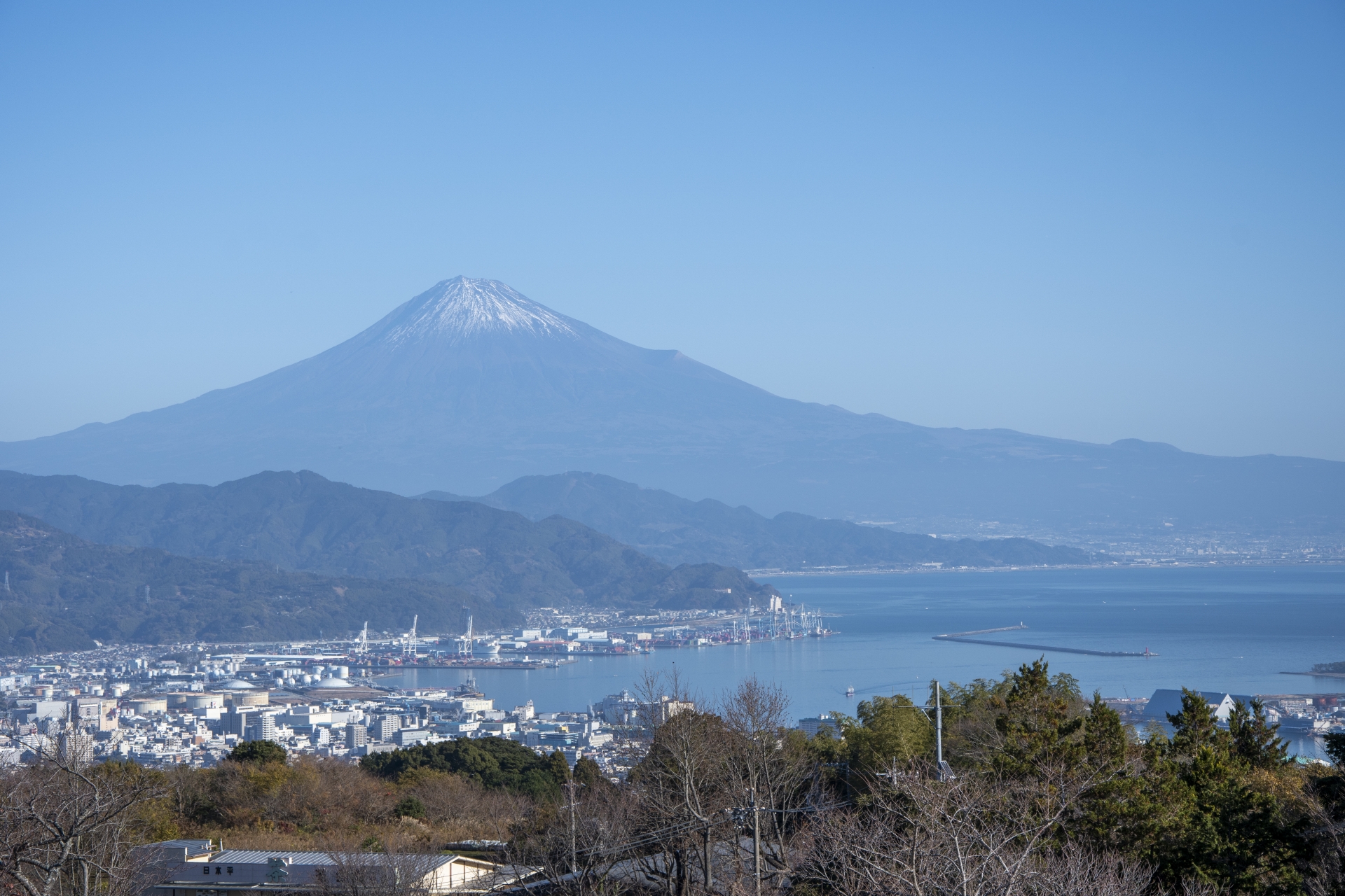 外壁の色選びのコツと色褪せしにくい色とは？藤枝市・焼津市・島田市・牧之原市・榛原郡吉田町・静岡市の外壁塗装
